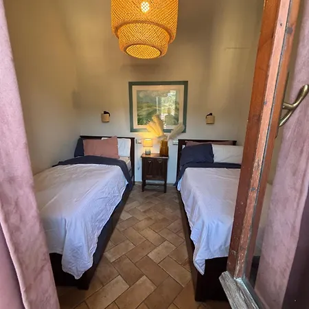 Modern Family In A Charmin Historic Neighborhood, Close To The Beach, Fast Internet!