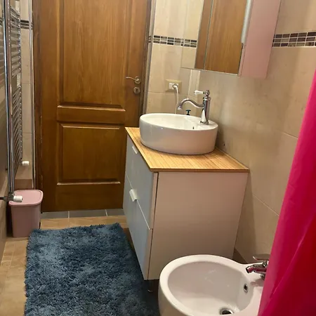 Modern Family In A Charmin Historic Neighborhood, Close To The Beach, Fast Internet! Apartamento Ventimiglia
