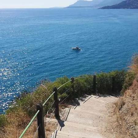 Modern Family In A Charmin Historic Neighborhood, Close To The Beach, Fast Internet! Lägenhet Ventimiglia