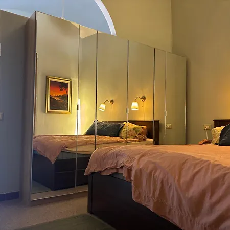 Modern Family In A Charmin Historic Neighborhood, Close To The Beach, Fast Internet! *