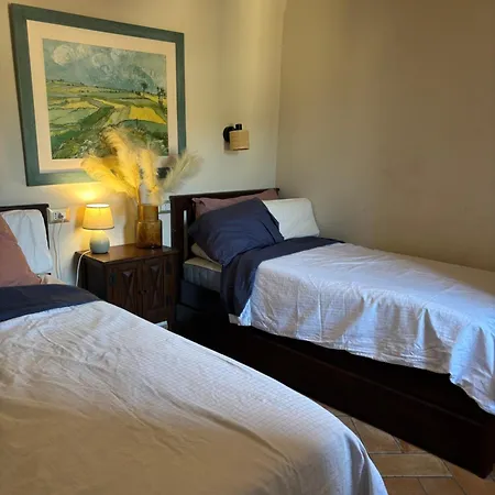 Modern Family In A Charmin Historic Neighborhood, Close To The Beach, Fast Internet!