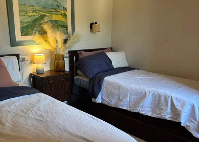 Modern Family In A Charmin Historic Neighborhood, Close To The Beach, Fast Internet!